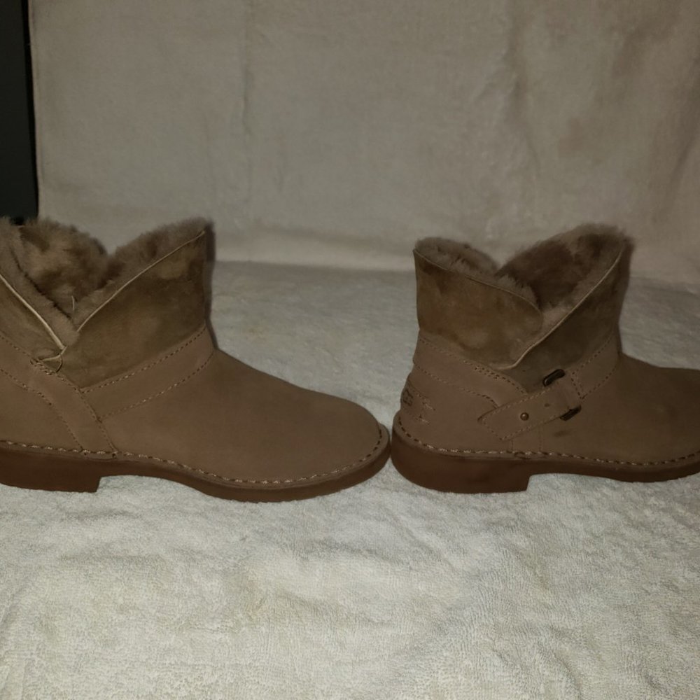 Ugg Boots - image 6
